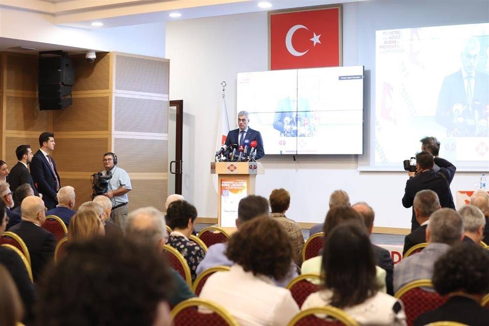 Sağlık Bakanı Kemal Memişoğlu’ndan Yanık Merkezi Açıklaması