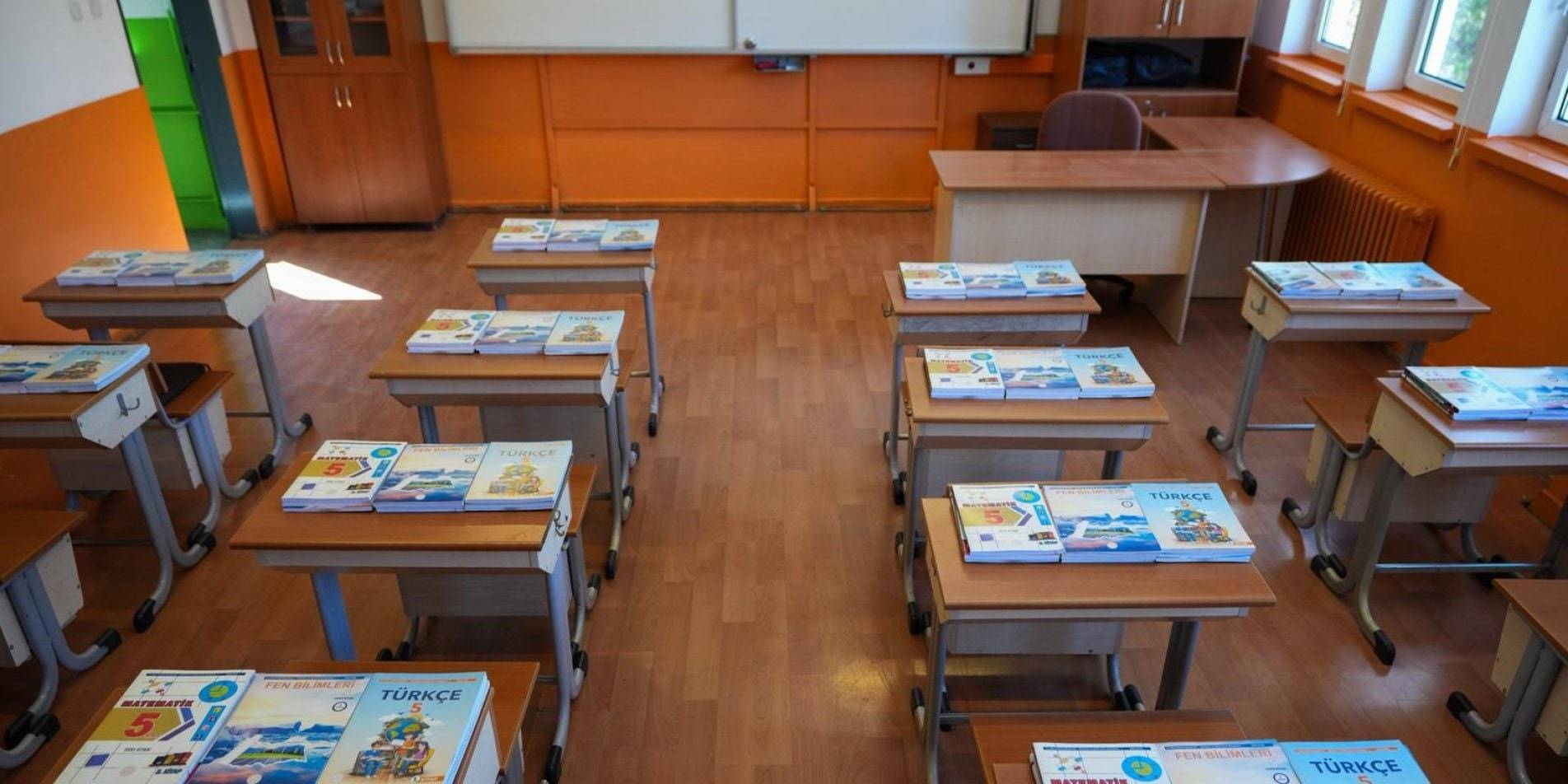 Ücretsiz Ders kitapları dağıtılmaya başlandı. Milli Eğitim Bakanlığı, 2025-2026 eğitim öğretim dönemi için 184 milyon ders kitabı dağıtılacağını söyledi.