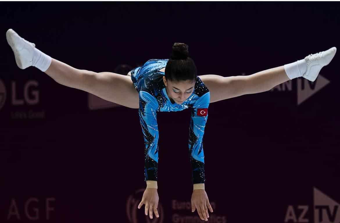 Azerbaycan’ın Gence şehrinde düzenlenen Aerobik Cimnastik Avrupa Şampiyonası’nda Manisa Spil