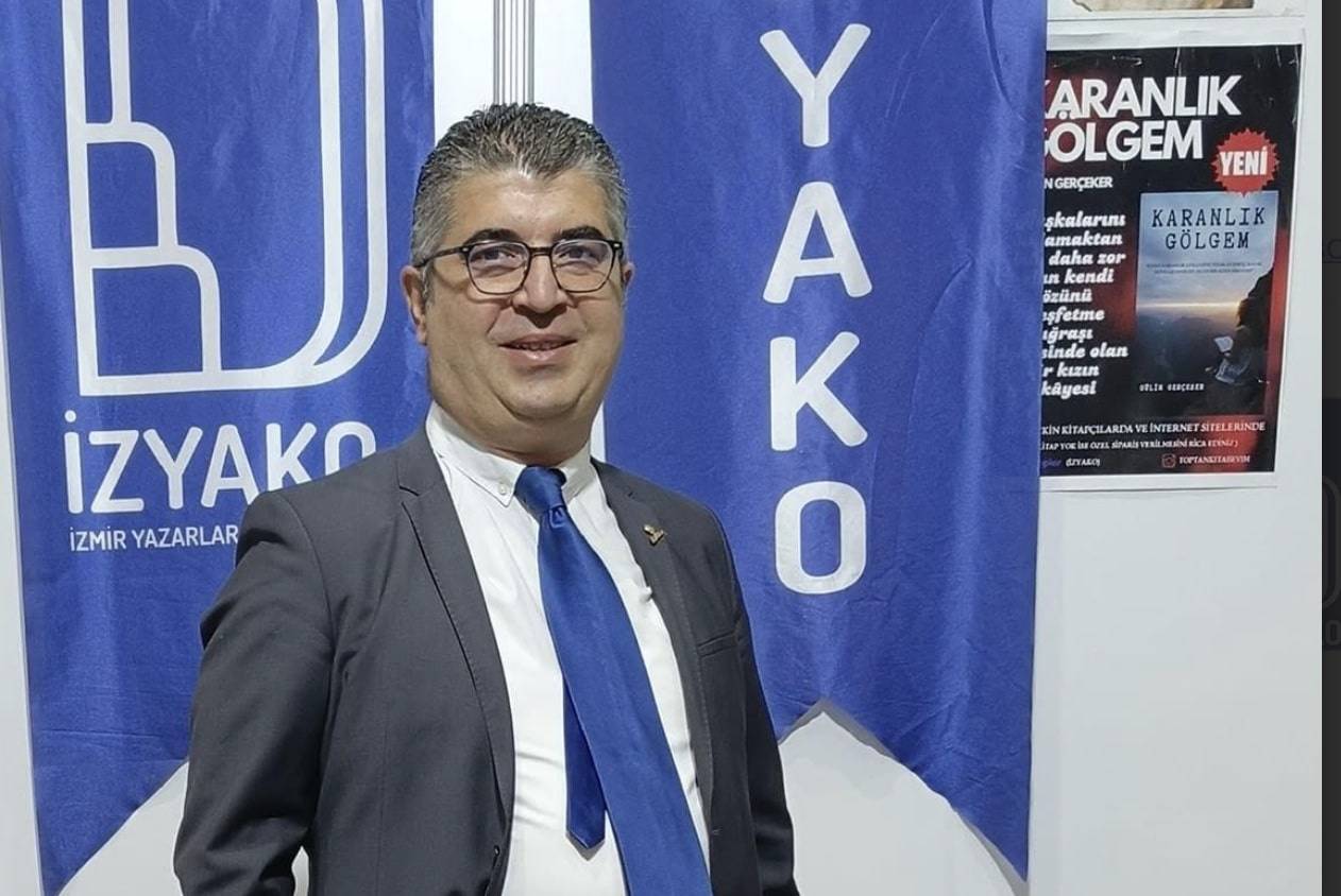 İzmir Yazarlar Kooperatifi Yönetim Kurulu Başkanı Serkan Esen, İzmir Büyükşehir