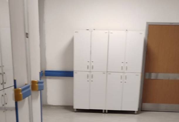 Buca Seyfi Demirsoy Hastanesi'nde Yoğun Bakım Ünitelerinde Soyunma Odası'nın olmaması