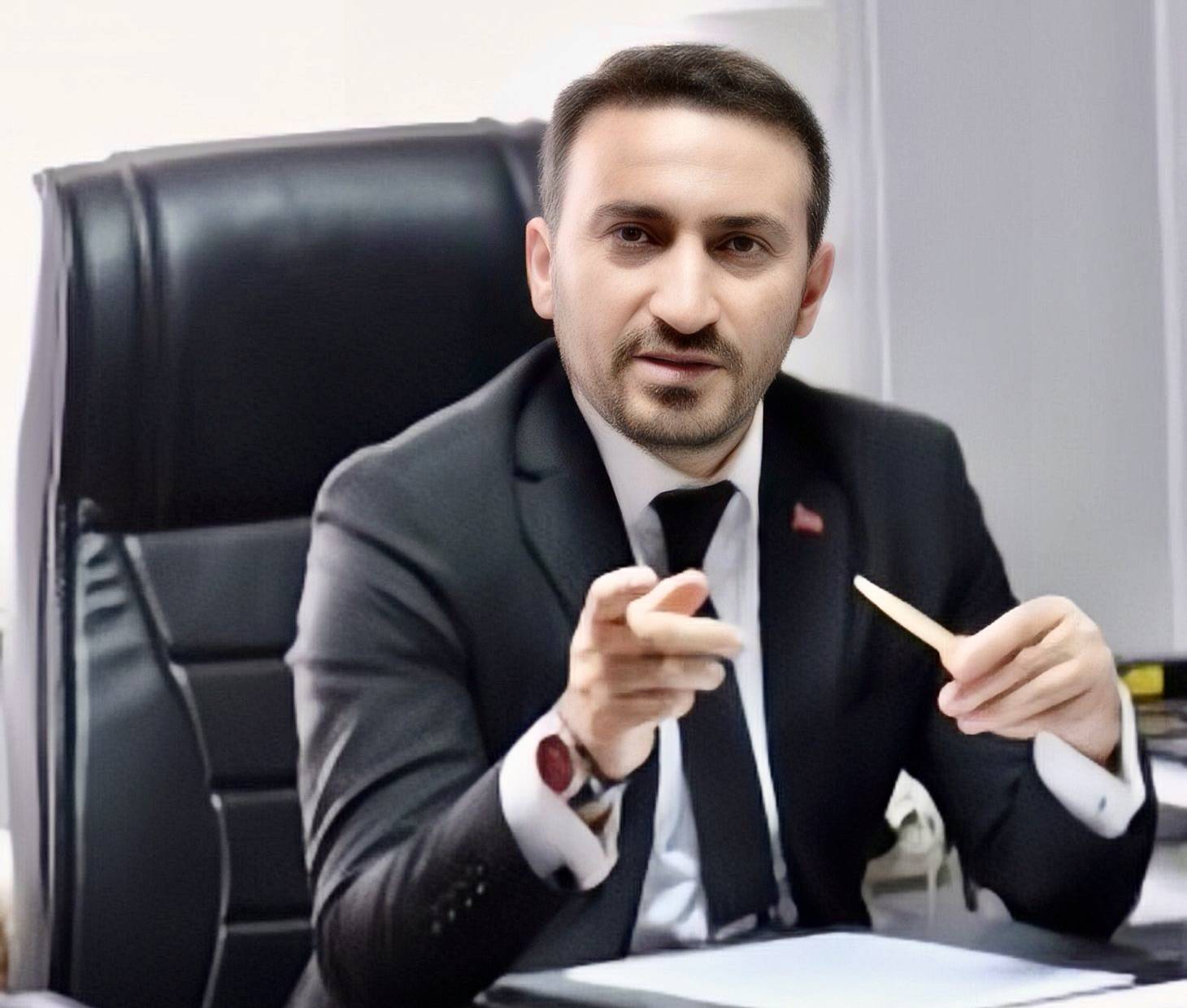 İzmir Barosu’na kayıtlı Avukat Sancaktar Devlet Özkul’un ismi ve fotoğrafının